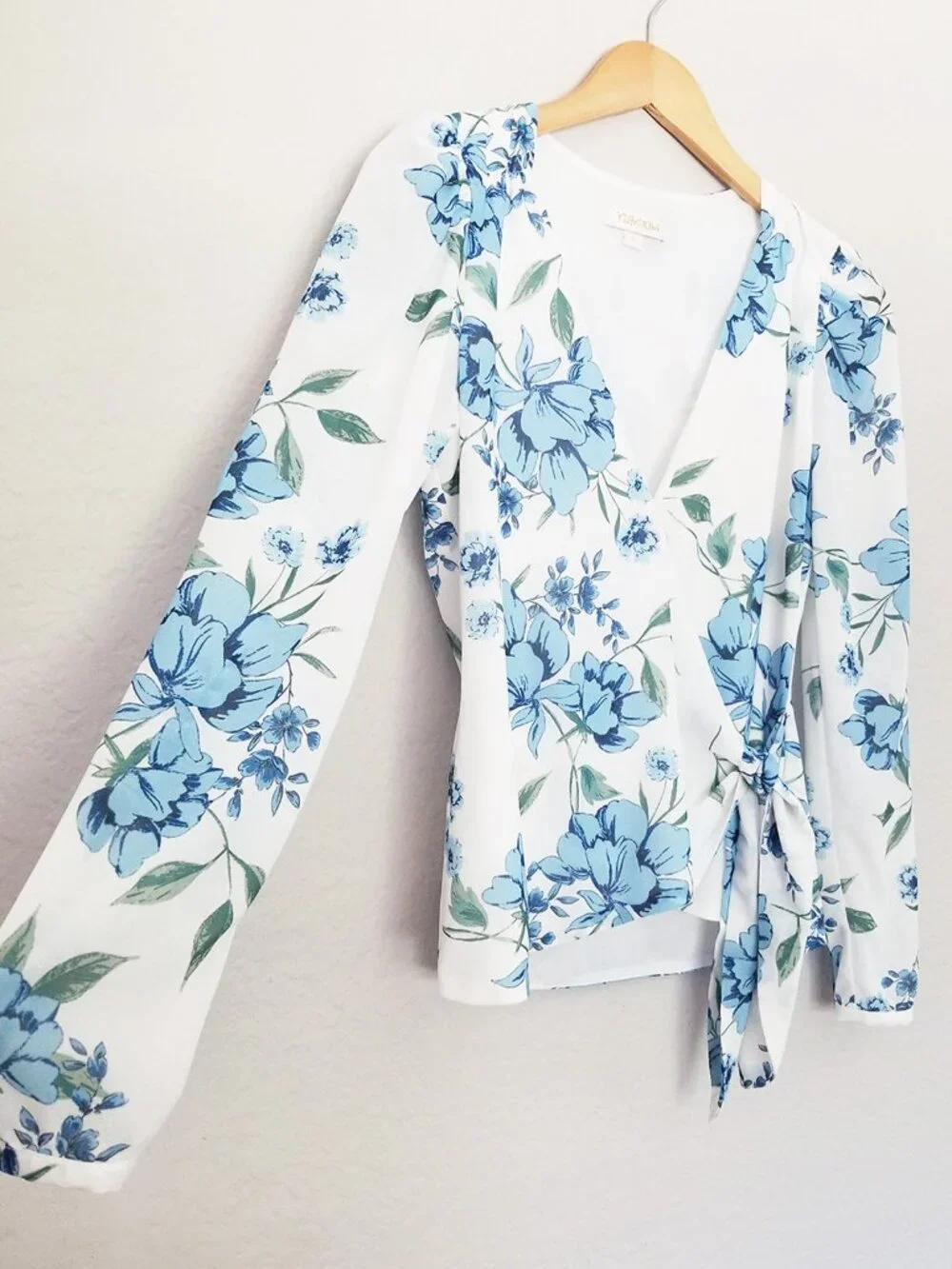 Yumi Kim Kiss And Make Up Wrap Tie Blouse Top S Precious Moments Floral $138